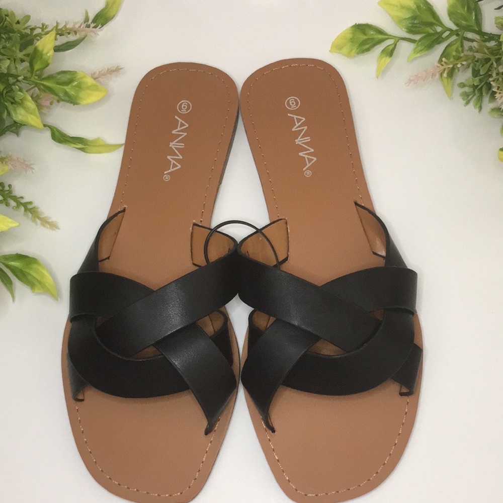 Anna Flat Sandal size 6